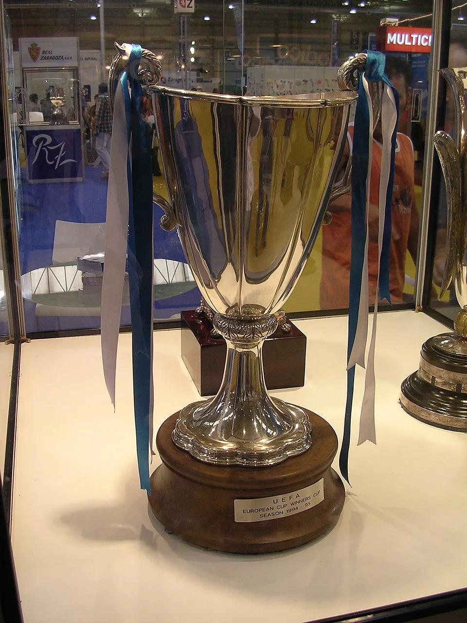 Trofi UEFA Cup Winners' Cup dan daftar klub juara sepanjang sejarah