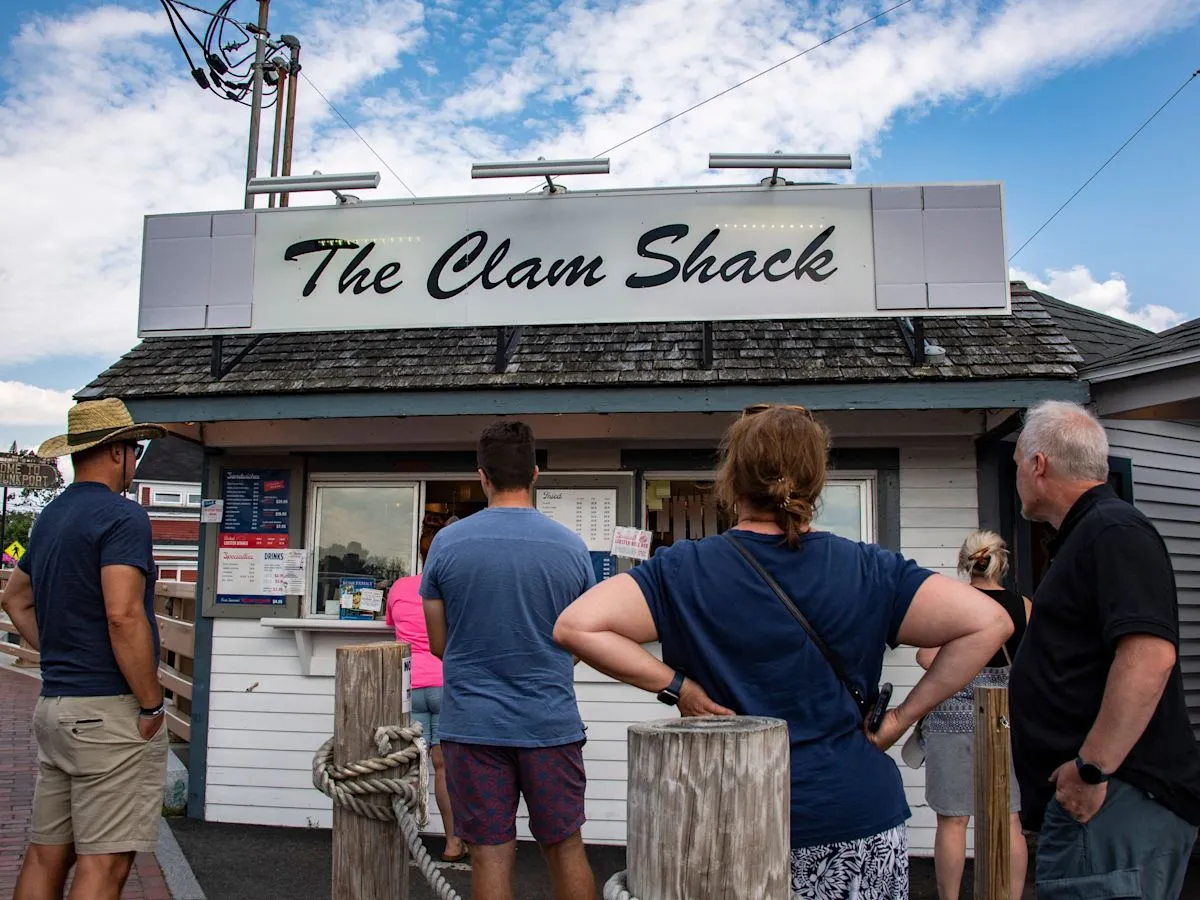 Warung seafood ikonik di tepi pantai Amerika Serikat