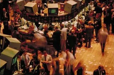 Ilustrasi aktivitas trader di lantai bursa menggunakan metode open outcry