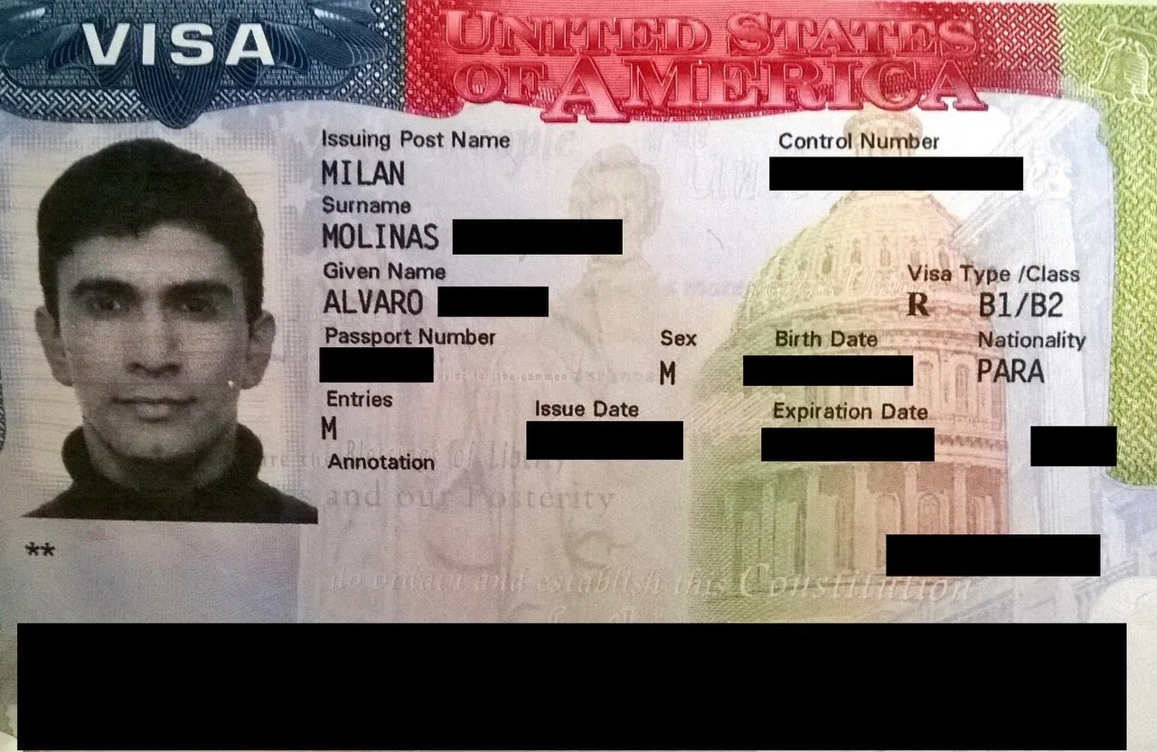 Ilustrasi paspor dan dokumen travel visa untuk perjalanan internasional