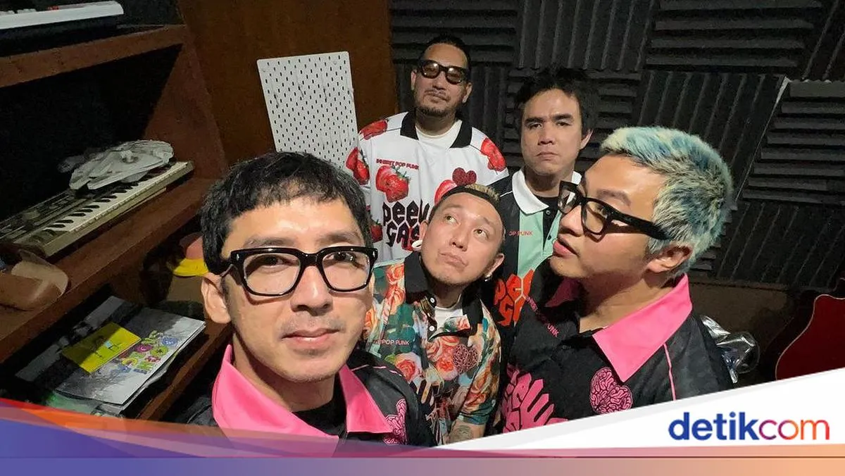 Ilustrasi perayaan Kemerdekaan Indonesia dengan alunan lagu nasional
