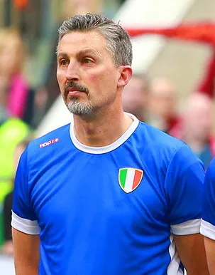 Dino Baggio saat memperkuat tim nasional Italia di Piala Dunia