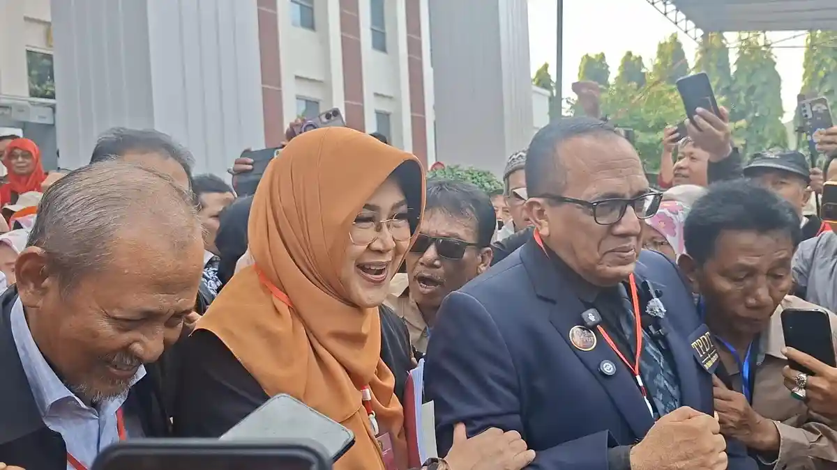 Dokter Tifa saat memberikan pernyataan terkait polemik ijazah Joko Widodo