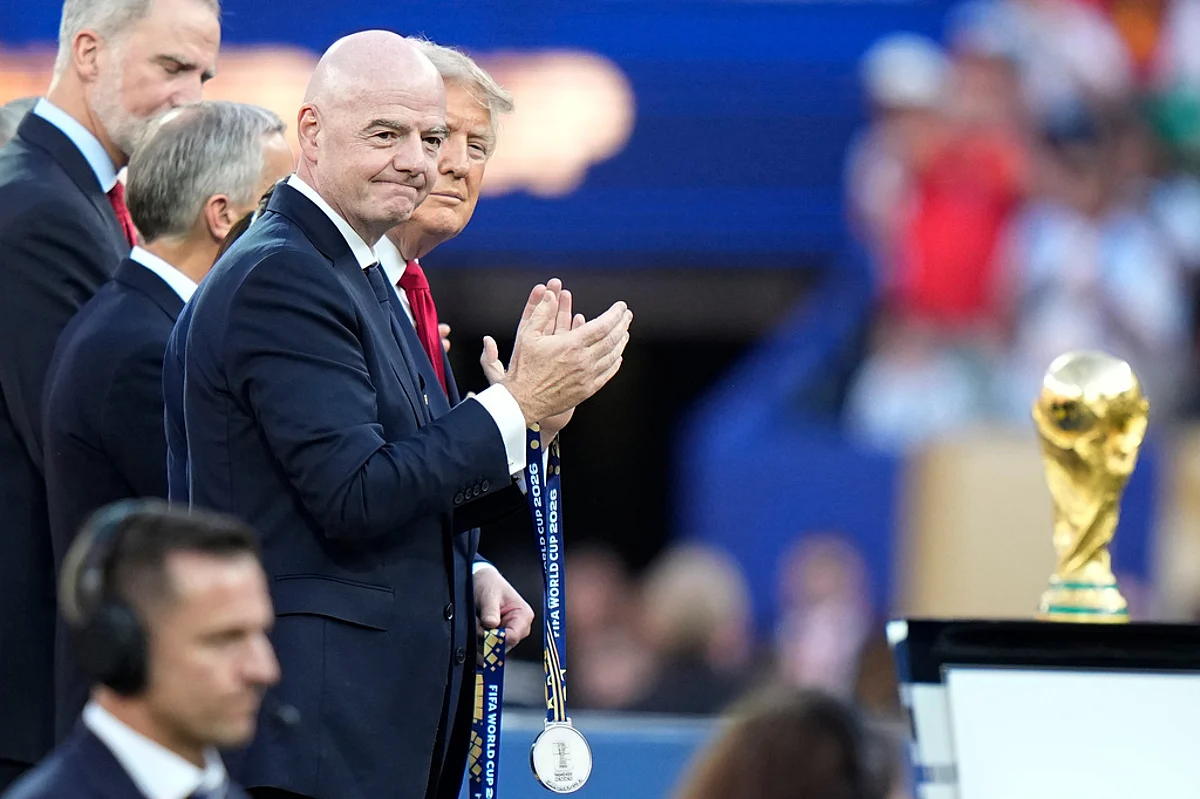 Presiden FIFA Gianni Infantino bersama Presiden AS Donald Trump dalam acara resmi