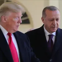 Donald Trump menggunakan hak pilih melalui surat suara pos dalam pemilihan pendahuluan di Florida