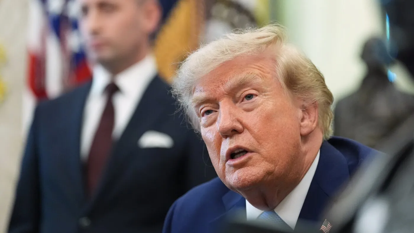 Presiden Donald Trump berbicara di Ruang Oval Gedung Putih Washington