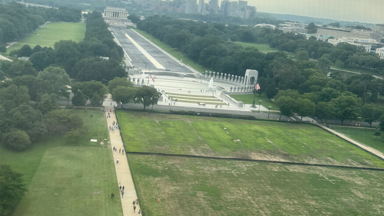 Donald Trump sebut rumput National Mall rusak akibat ulah vandalisme