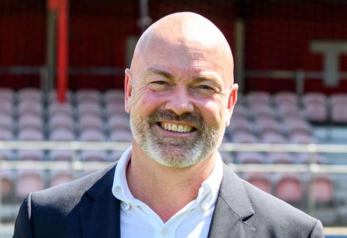Stadion Ebbsfleet United saat menghadapi krisis finansial dan tagihan pajak