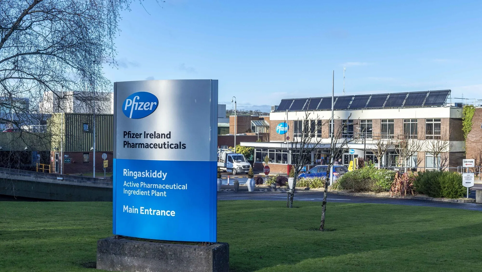 Pabrik farmasi Pfizer di Irlandia yang terancam kebijakan efisiensi biaya