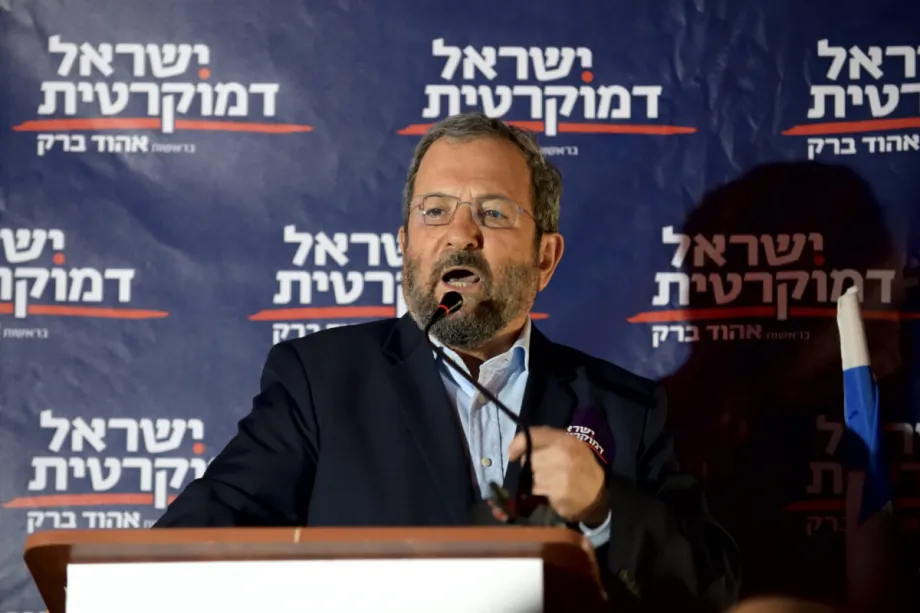 Mantan PM Israel Ehud Barak menilai Donald Trump mengabaikan Benjamin Netanyahu dalam isu Gaza