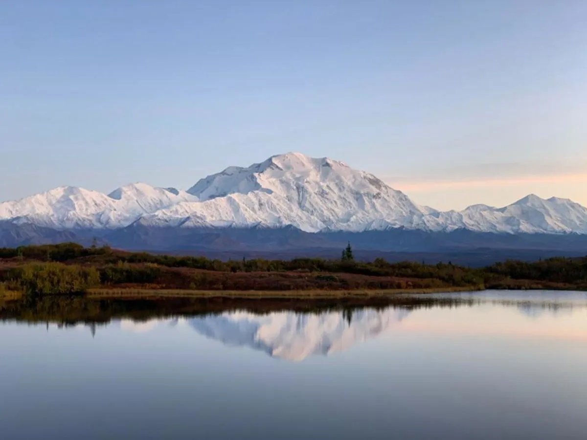 Pemandangan alam pegunungan di taman nasional Amerika Serikat