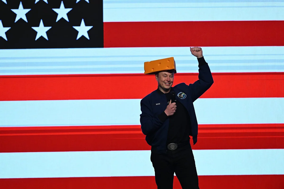 Elon Musk berbicara mengenai pelatihan AI Grok menggunakan data SpaceX