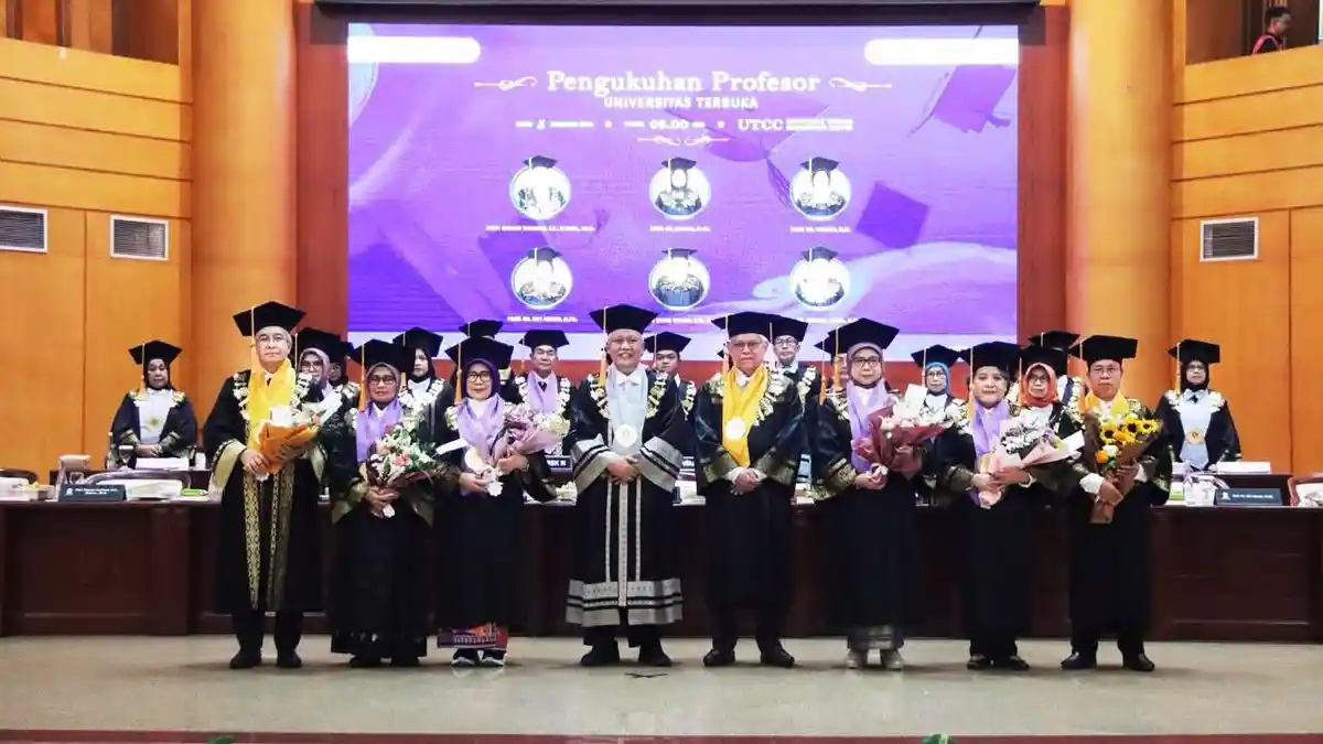 Suasana pengukuhan enam profesor Universitas Terbuka di UTCC