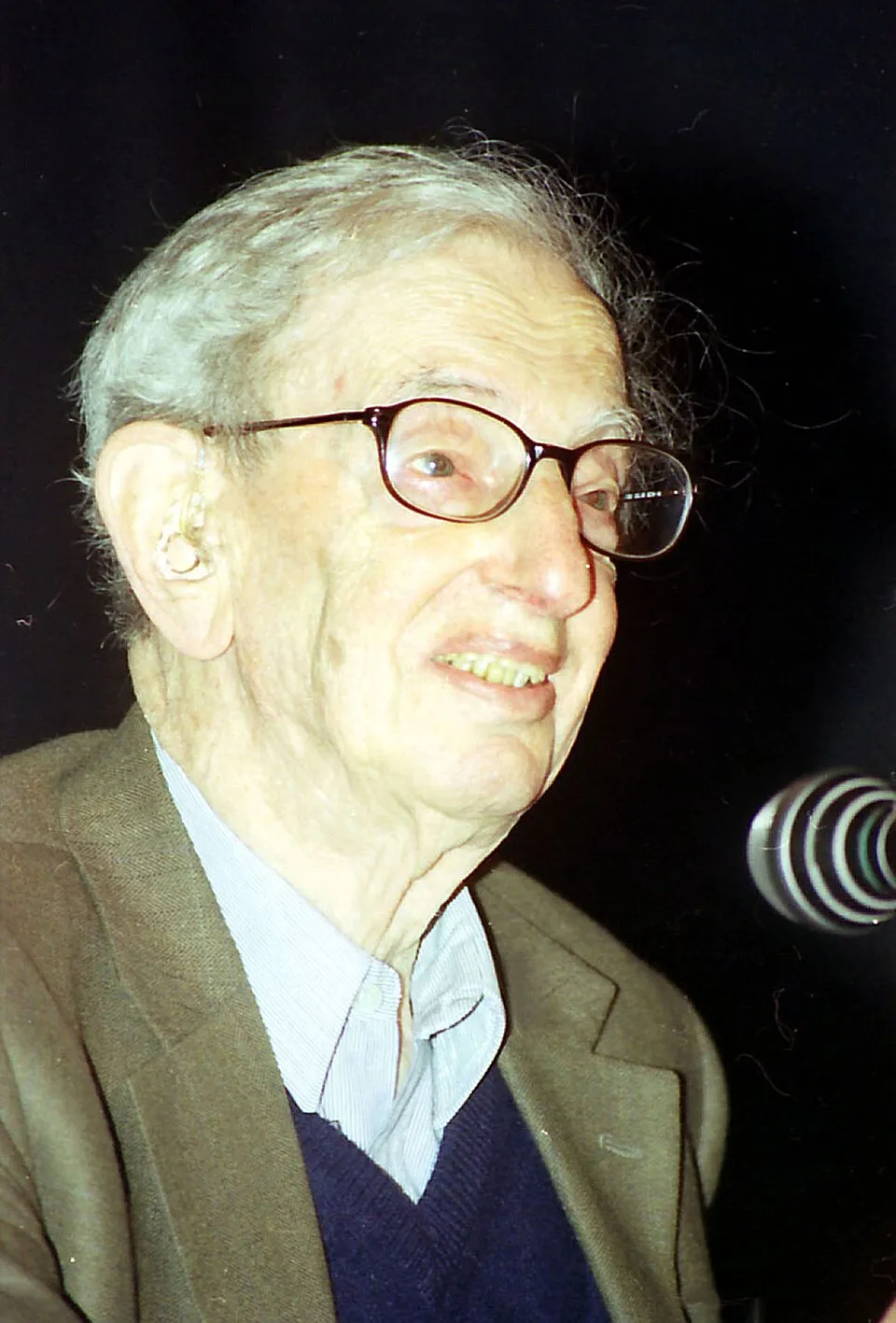 Potret Eric Hobsbawm, sejarawan dan penulis terkemuka asal Britania Raya