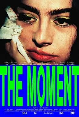 Penyanyi Charli XCX dalam pemutaran film The Moment