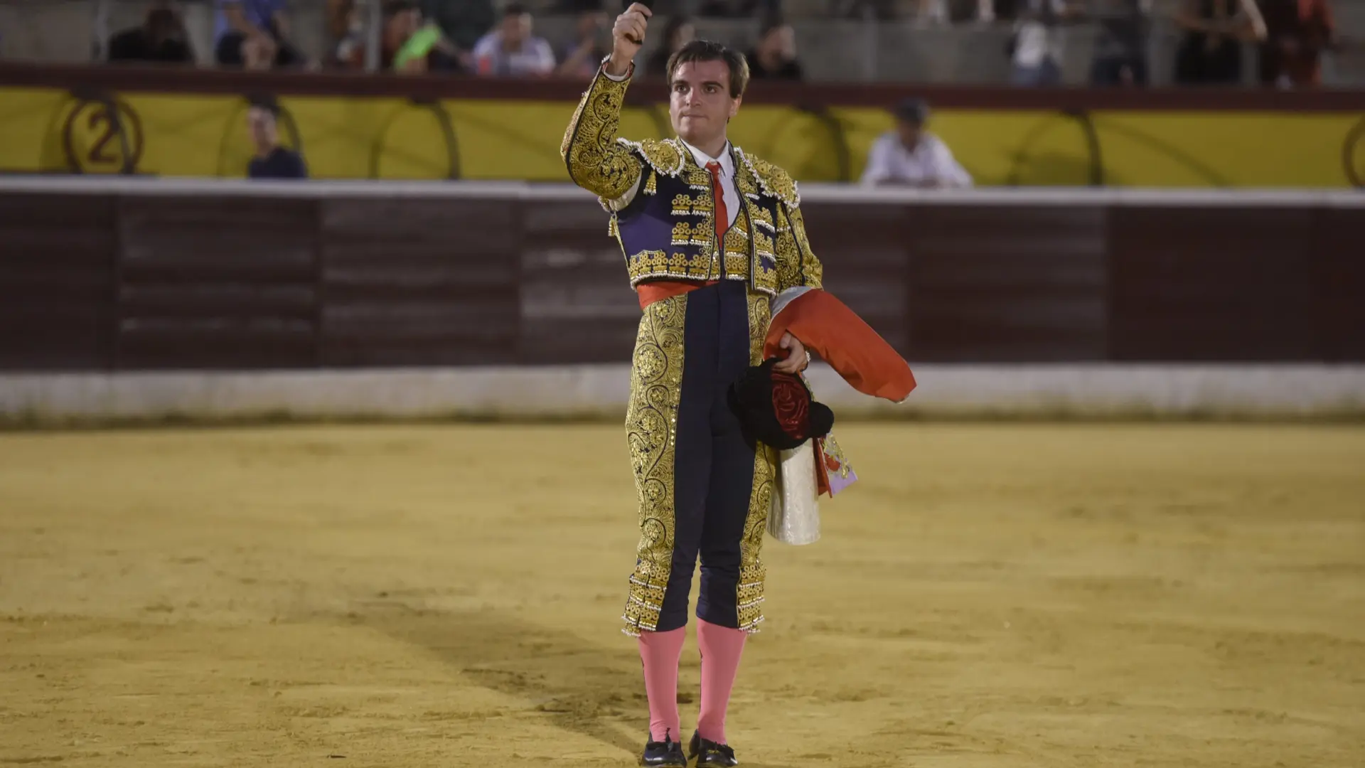 Suasana pembukaan Feria de la Albahaca di plaza de toros Huesca