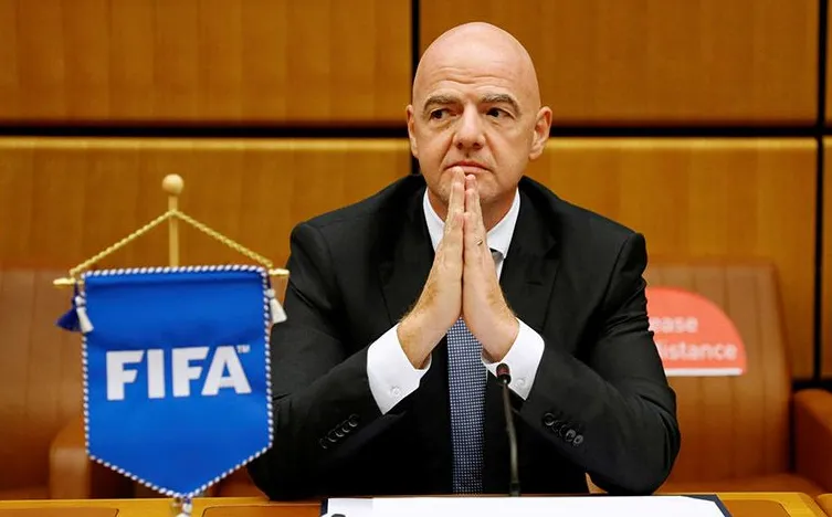 Presiden FIFA Gianni Infantino dalam konferensi pers terkait wacana komersial Piala Dunia
