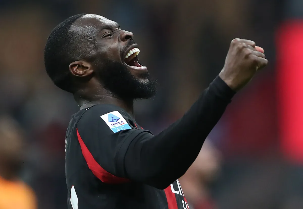 Bek AC Milan Fikayo Tomori saat berlaga di lapangan