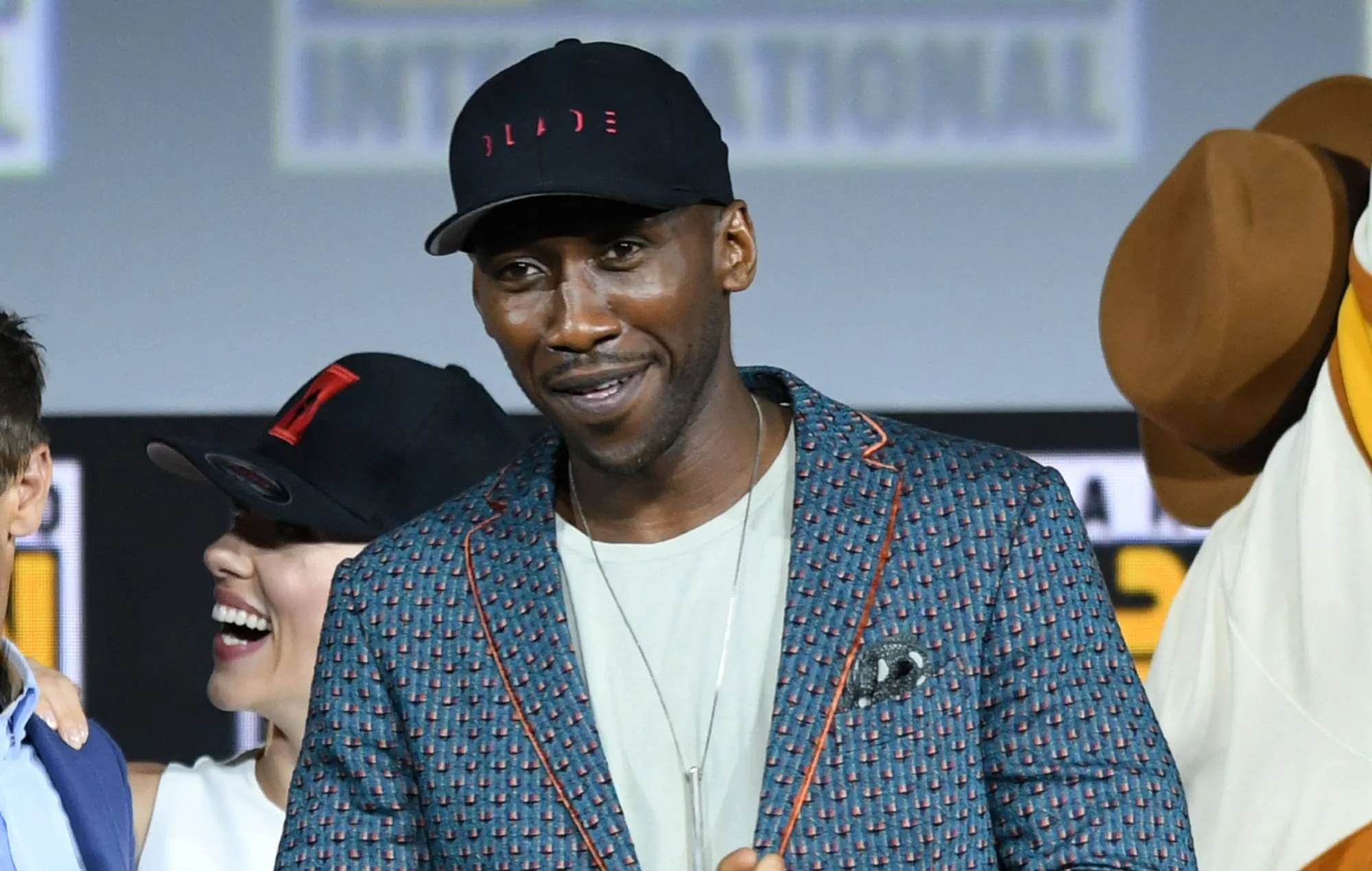 Aktor Mahershala Ali dan logo film Blade produksi Marvel Studios