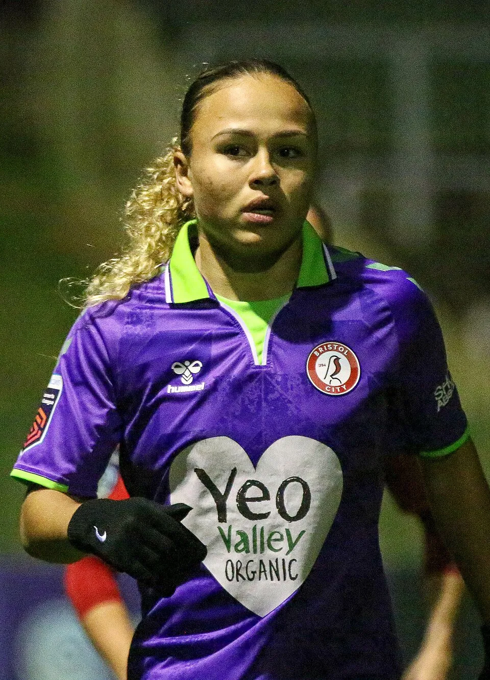 Foto resmi Ebony Salmon, penyerang profesional tim nasional wanita Inggris dan klub West Ham United