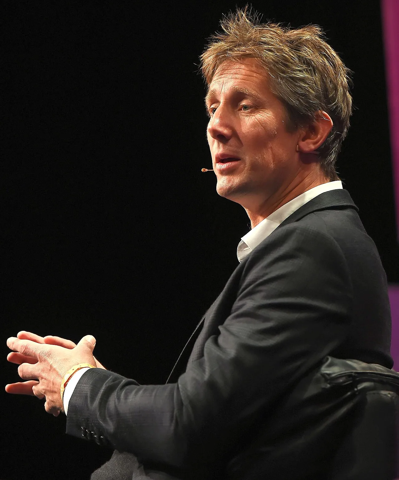 Foto Edwin van der Sar saat aktif berkarier sebagai penjaga gawang sepak bola profesional