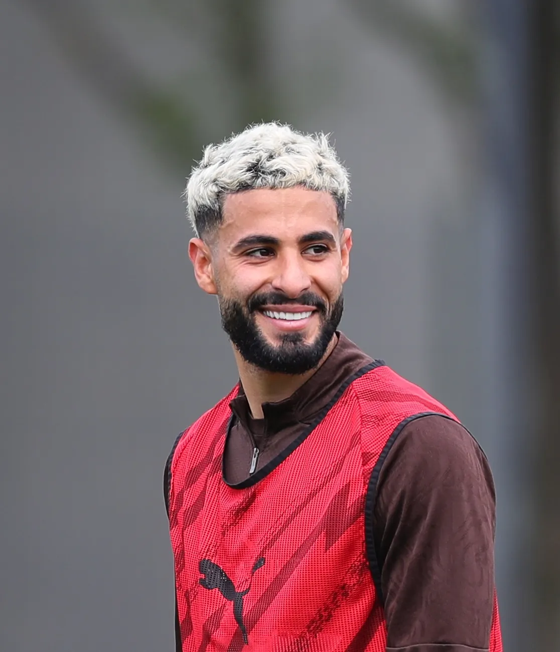 Foto resmi Elias Saad dalam balutan seragam tim sepak bola profesional