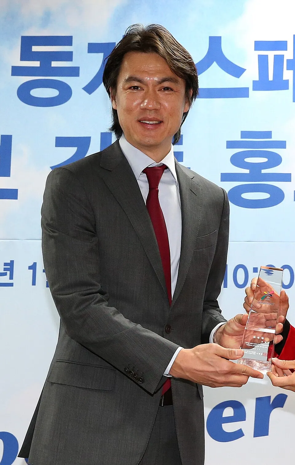 Foto Hong Myung-bo, mantan pemain dan pelatih sepak bola profesional asal Korea Selatan