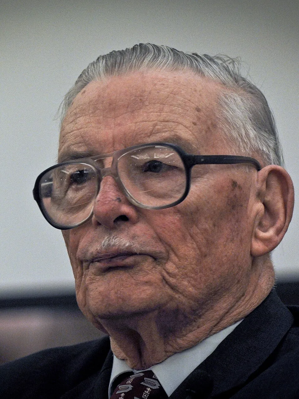 Potret resmi James M. Buchanan Jr., ekonom terkemuka dan peraih Nobel Memorial Prize in Economic Sciences