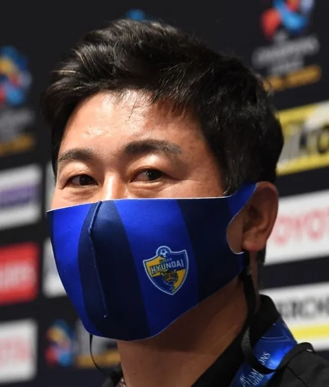 Foto Kim Do-hoon, mantan pemain dan manajer sepak bola profesional asal Korea Selatan