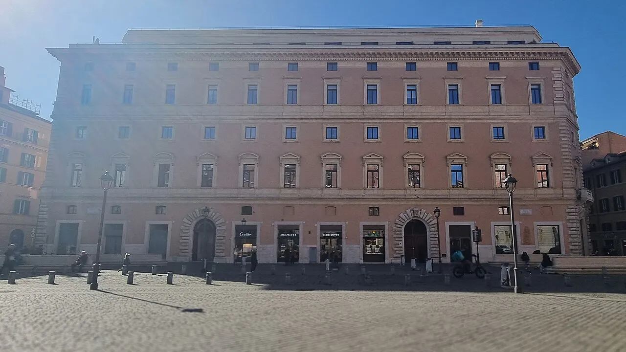 Gedung kantor pusat Mundys di Roma, Italia, yang merepresentasikan perusahaan infrastruktur global