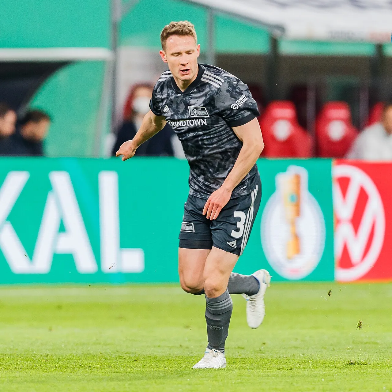 Foto Paul Jaeckel saat bermain membela klub sepak bola profesional