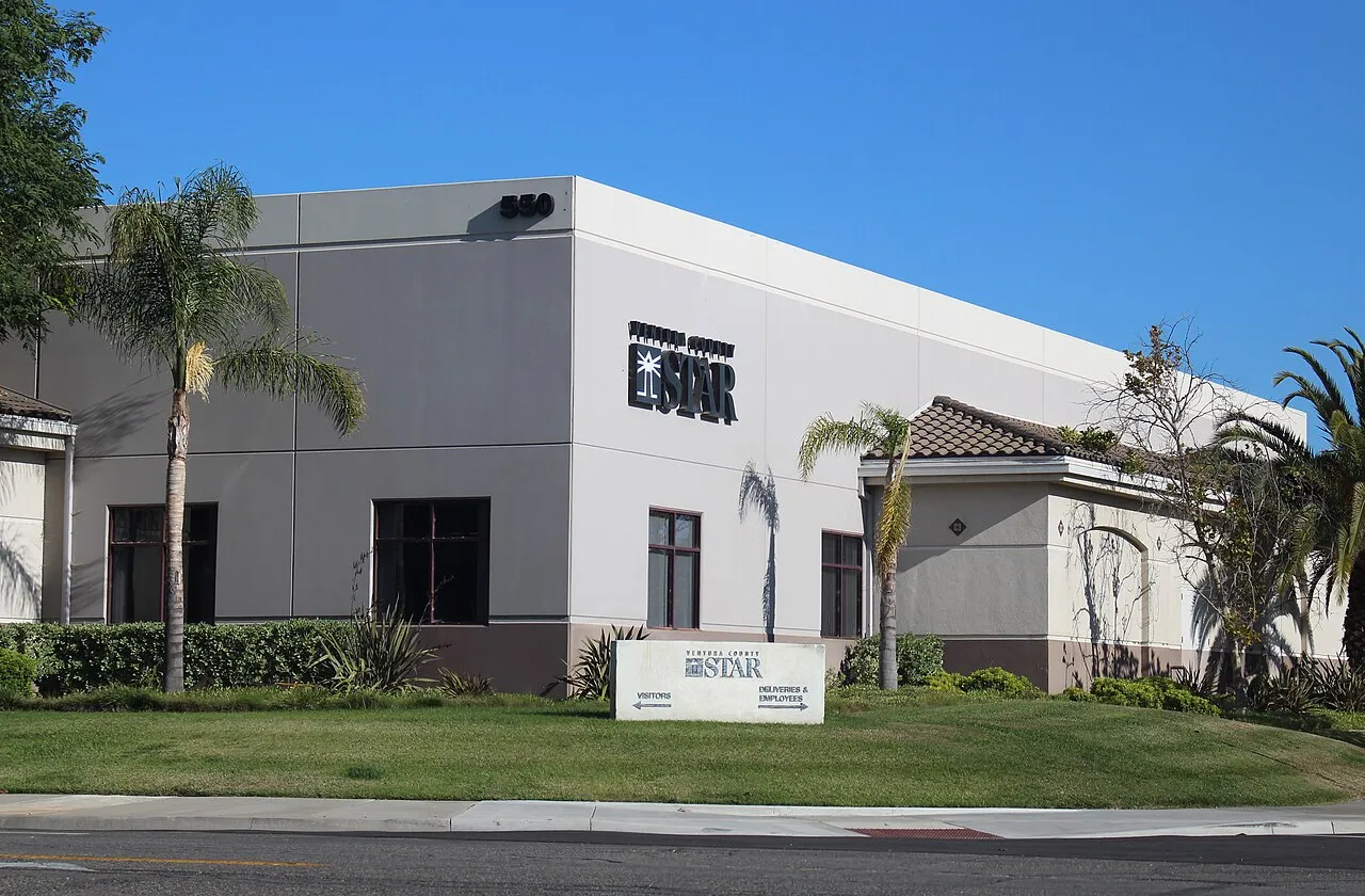 Gedung dan kantor operasional surat kabar Ventura County Star di Camarillo, California
