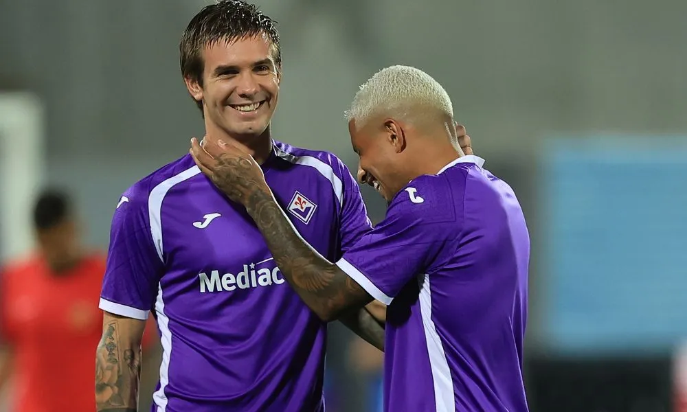 Franco Mastantuono mengenakan jersey Fiorentina saat menjalani debut di Coppa Italia