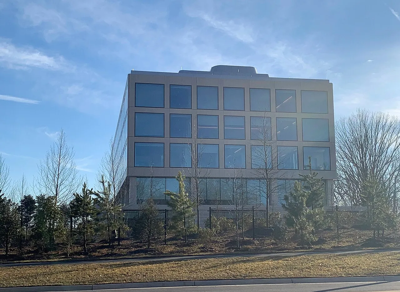 Gedung kantor General Dynamics di Reston Virginia