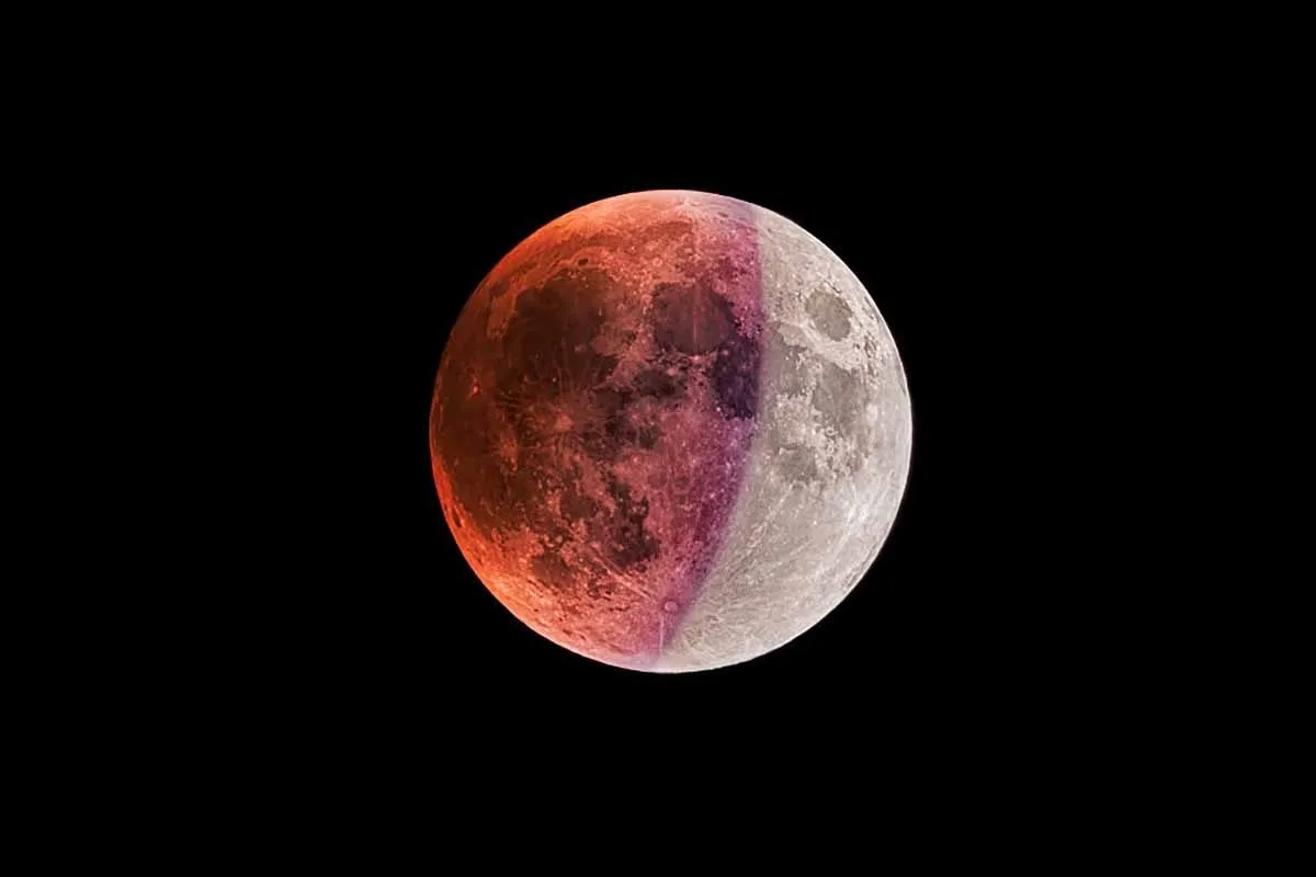 Gerhana Bulan parsial mendalam hiasi langit Amerika Serikat dan Kanada