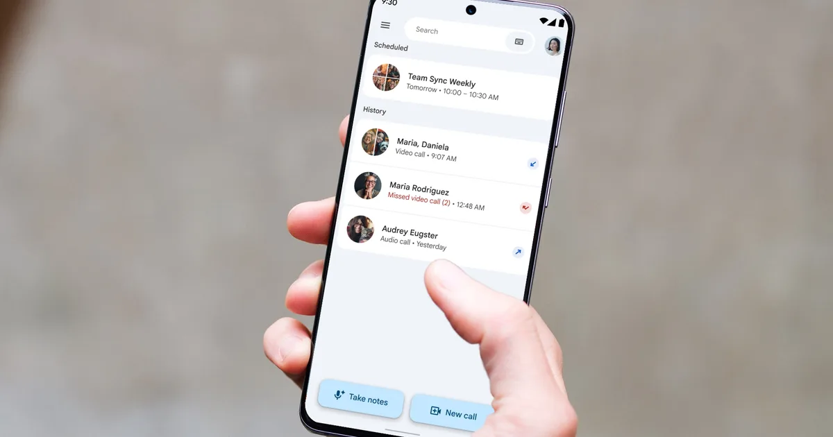 Tampilan antarmuka Google Meet dengan fitur pencatatan rapat otomatis oleh Gemini