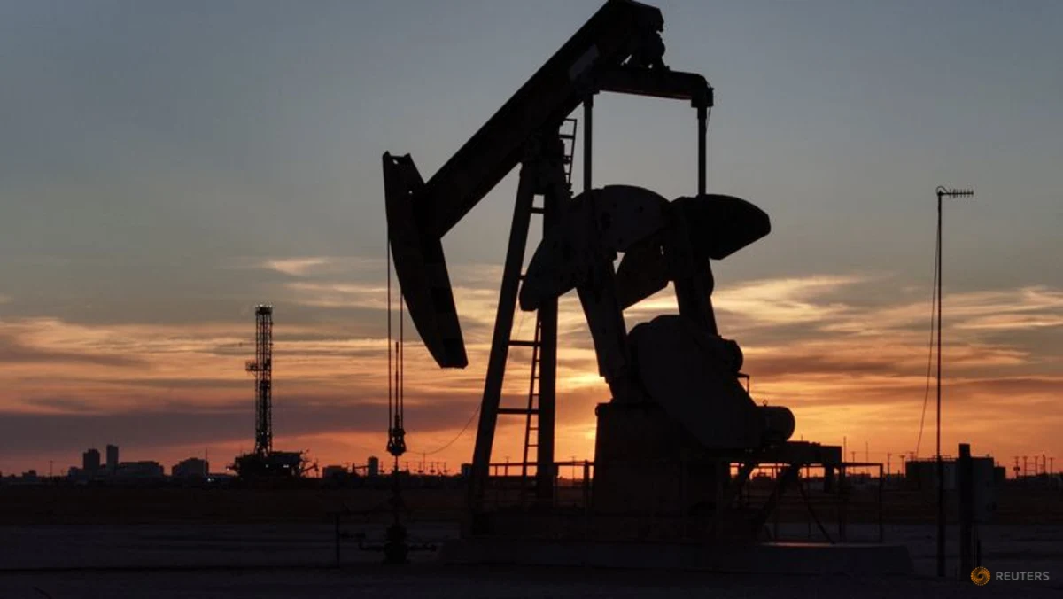 Kilang minyak dan rig pengeboran di tengah kekhawatiran penutupan Selat Hormuz