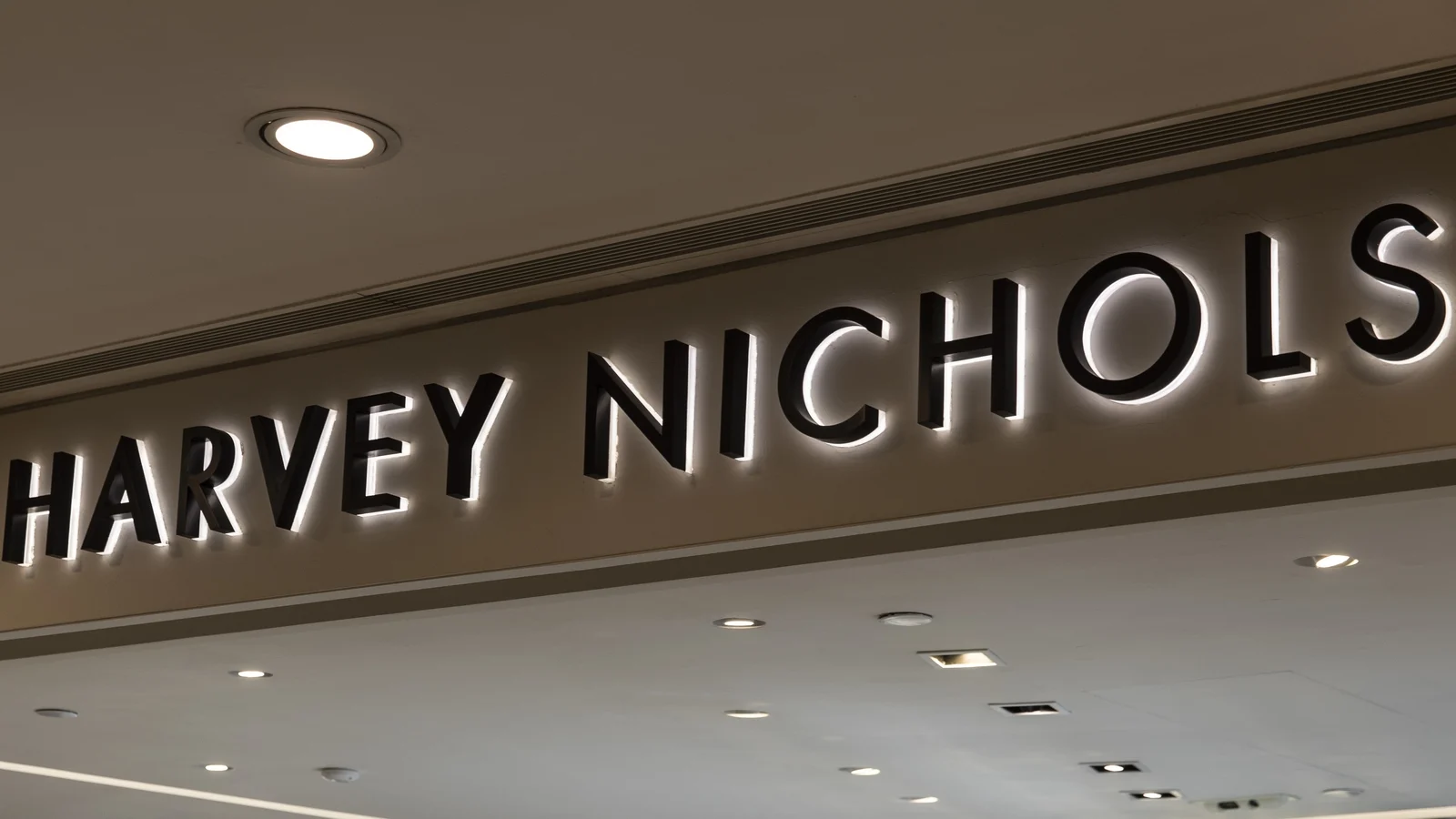 Gedung pusat perbelanjaan Harvey Nichols Dundrum di Dublin