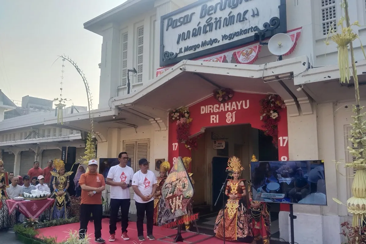 Wali Kota Jogja Hasto Wardoyo dalam peresmian logo HUT Kota Jogja