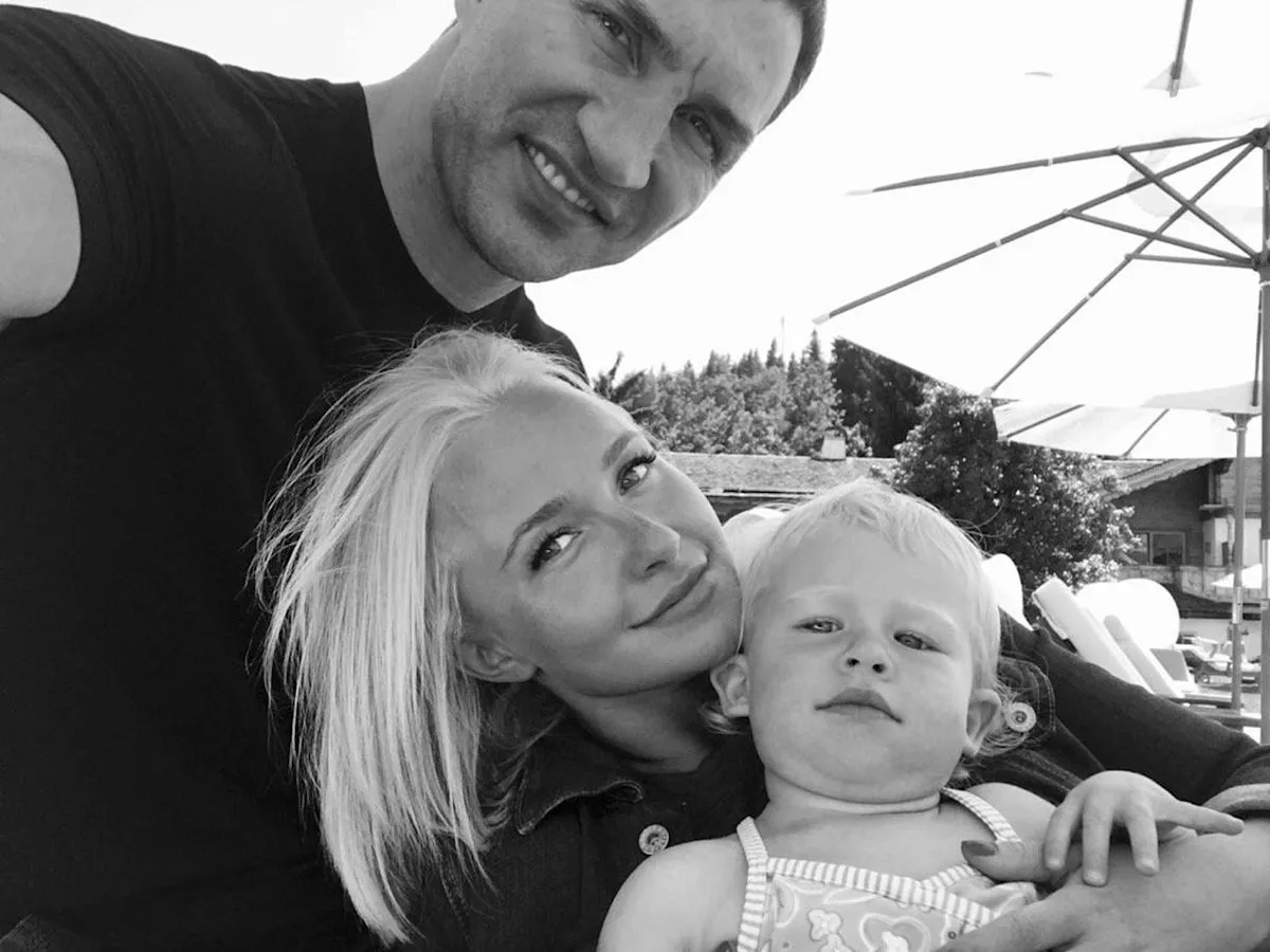Hayden Panettiere bersama putrinya Kaya dan Wladimir Klitschko dalam kenangan manis