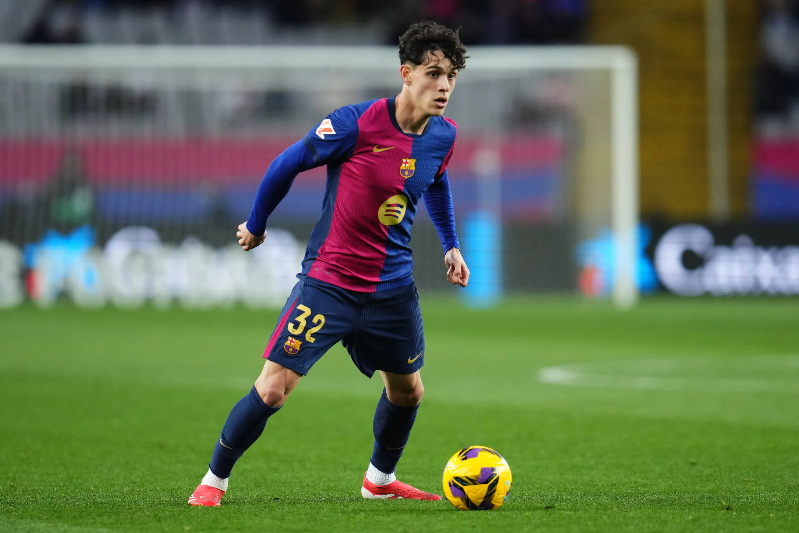 Héctor Fort pemain muda Barcelona masuk dalam radar transfer Liverpool