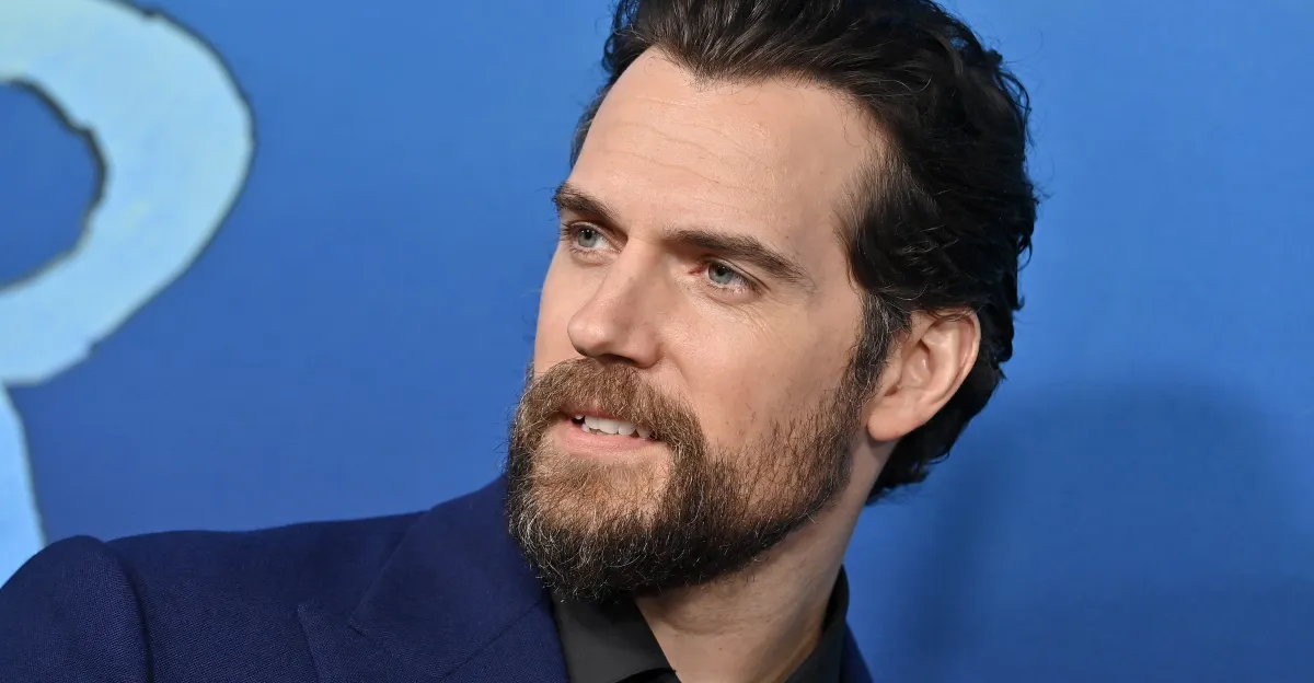 Henry Cavill membintangi proyek live-action Warhammer untuk Amazon Studios