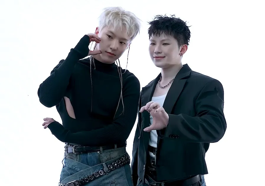Hoshi dan Woozi dari Seventeen yang tergabung dalam sub-unit Hoshi X Woozi