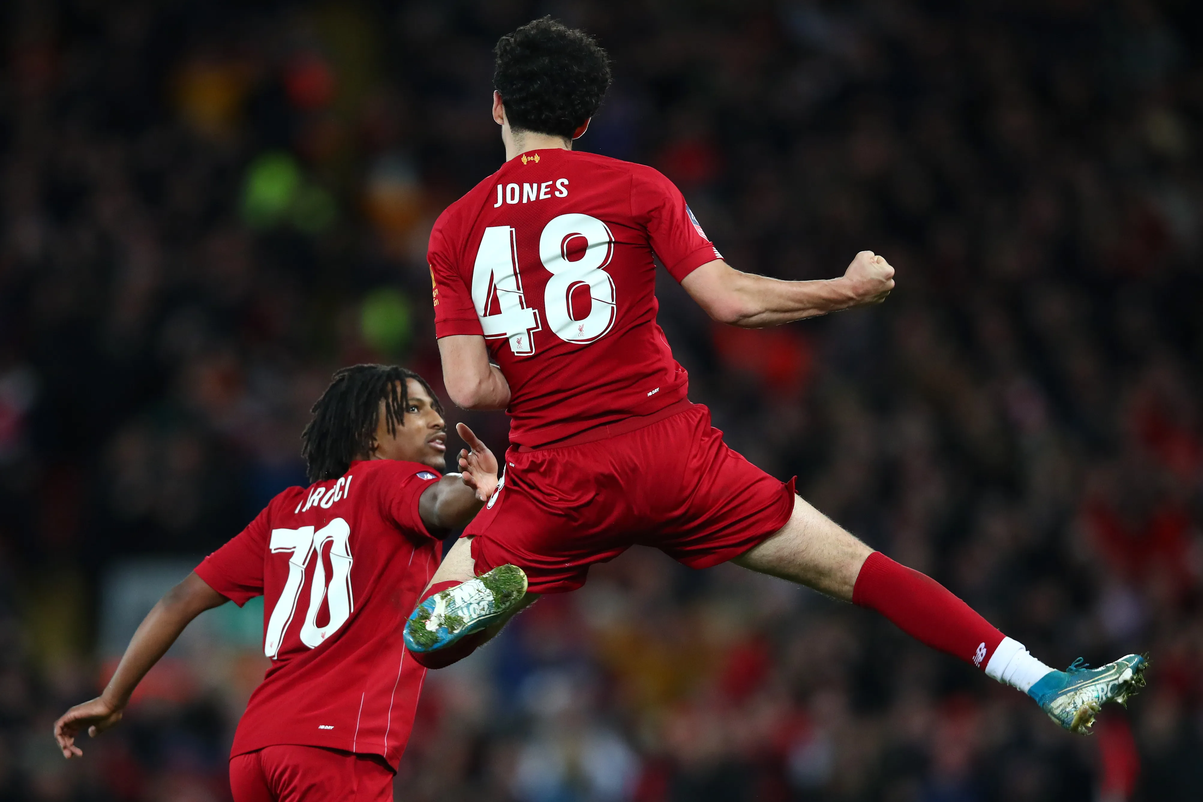 Curtis Jones dalam balutan seragam Liverpool sebagai target buruan utama Inter Milan