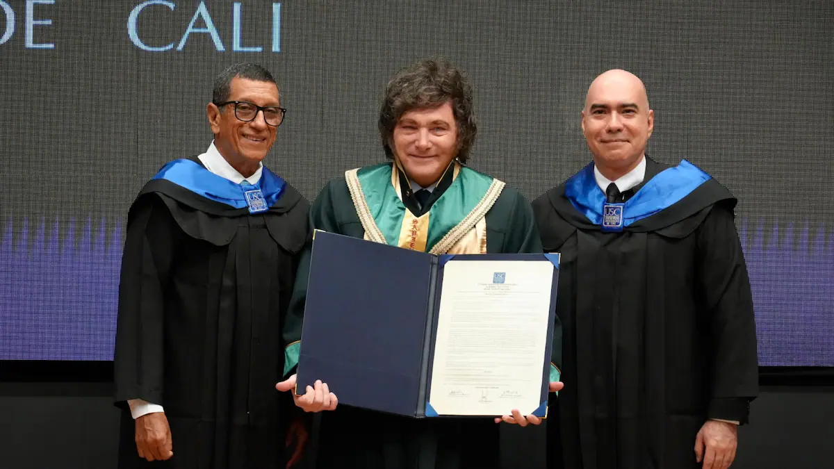 Presiden Argentina Javier Milei menerima gelar doktor honoris causa di Kolombia