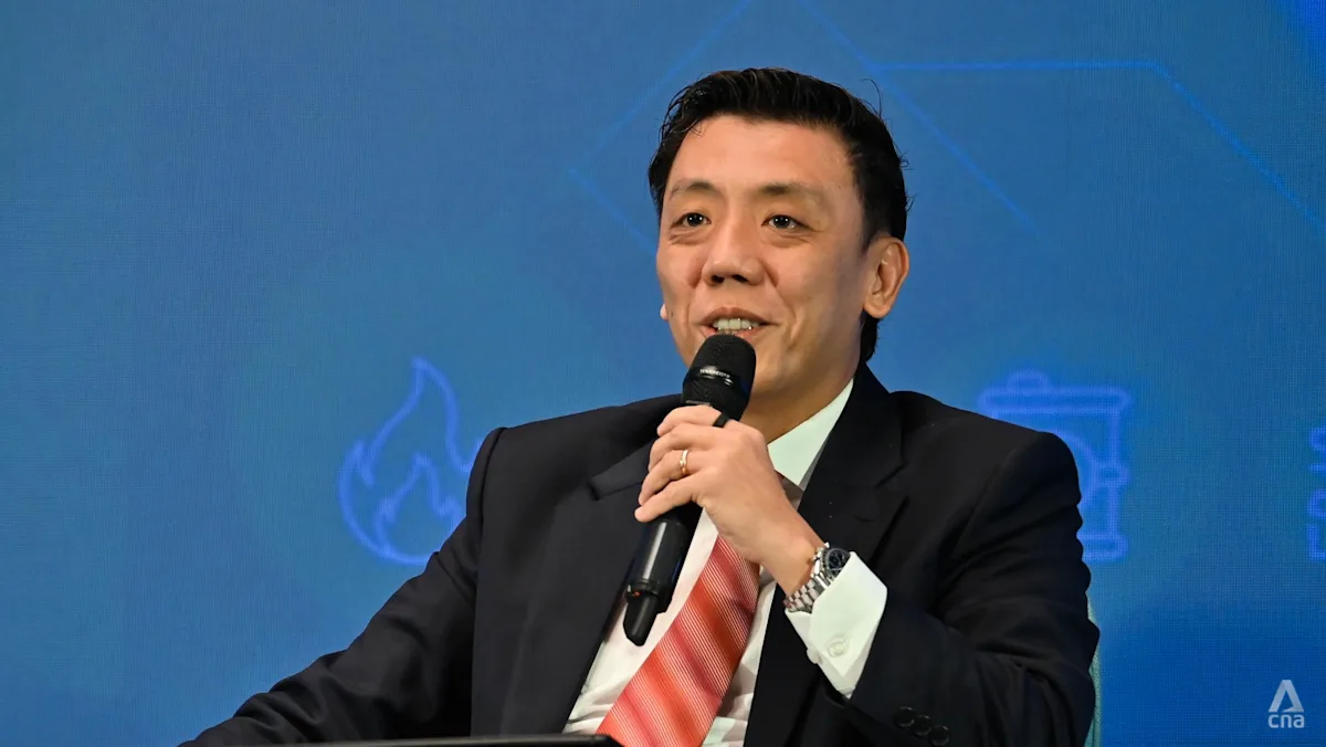 Menteri Transportasi Jeffrey Siow berbicara dalam dialog di Singapura