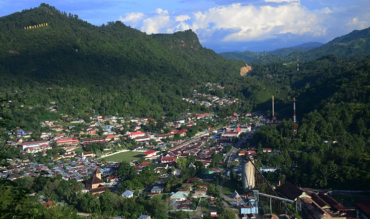 Pemandangan lanskap Kota Sawahlunto dari ketinggian