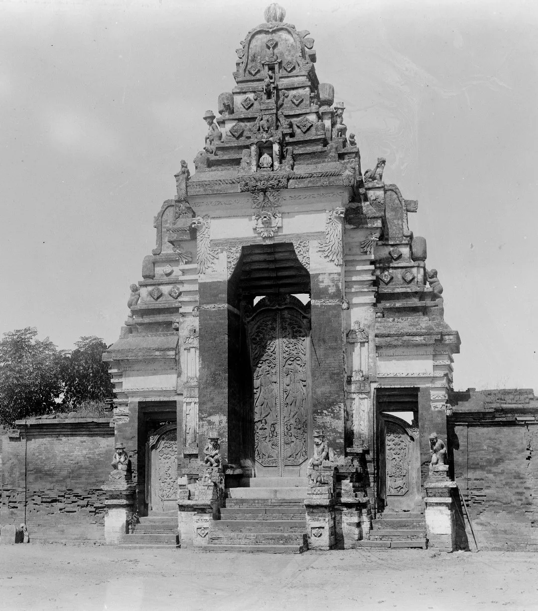 Kompleks bangunan bersejarah Puri Agung Klungkung di Semarapura Bali
