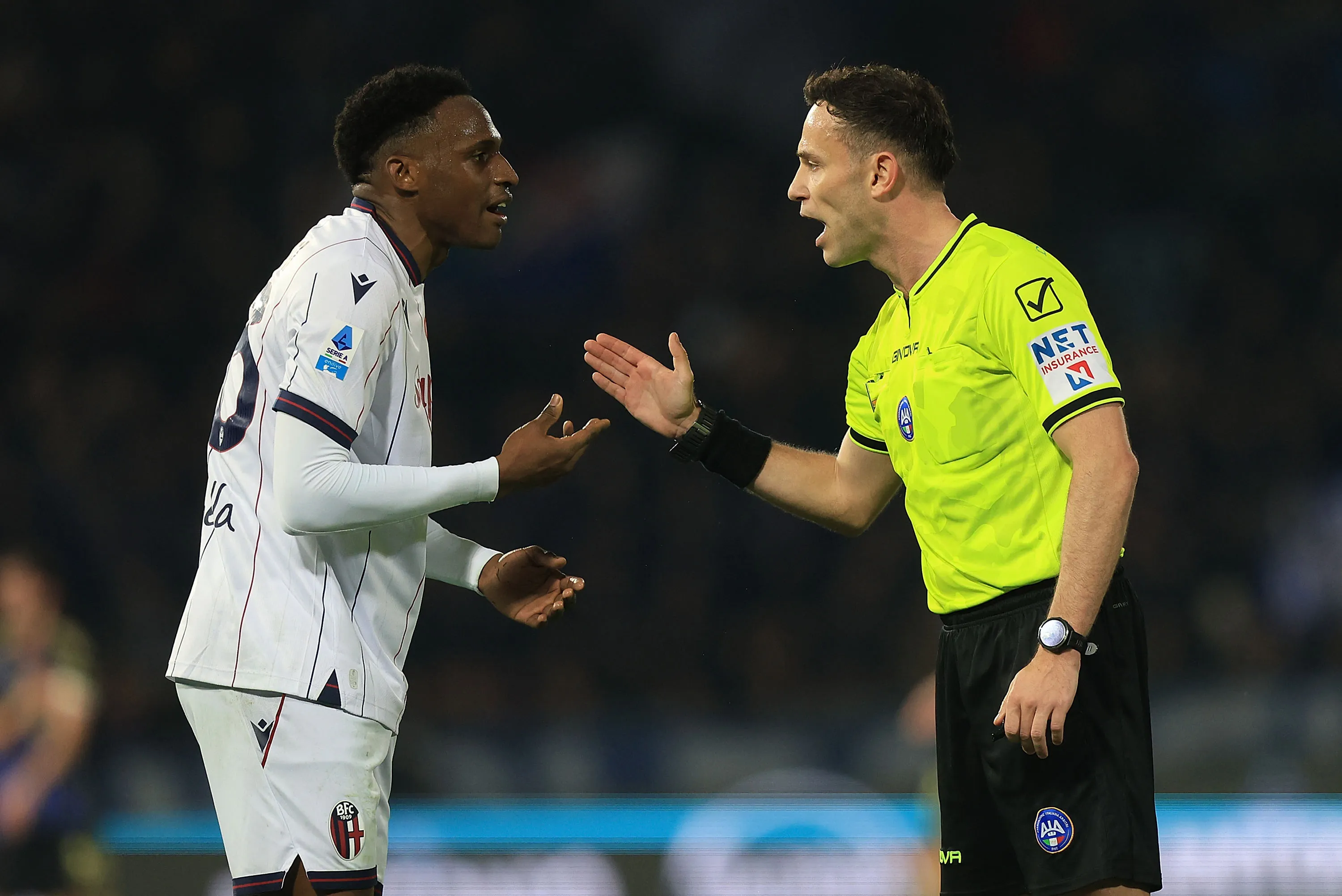 Pemain Bologna Jhon Lucumi dalam pertandingan Serie A