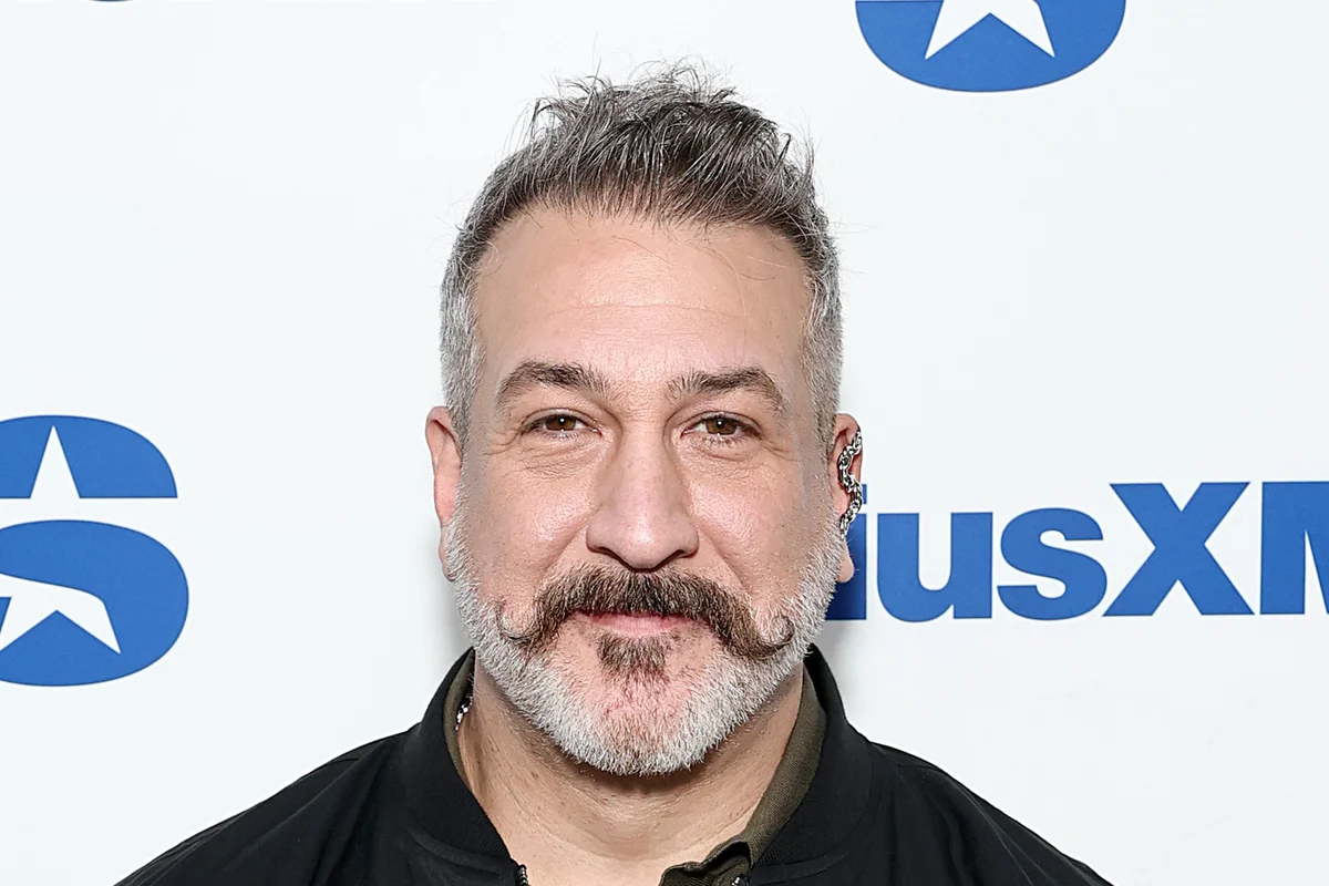 Joey Fatone memberikan penjelasan mengenai alasan NSYNC sulit reuni